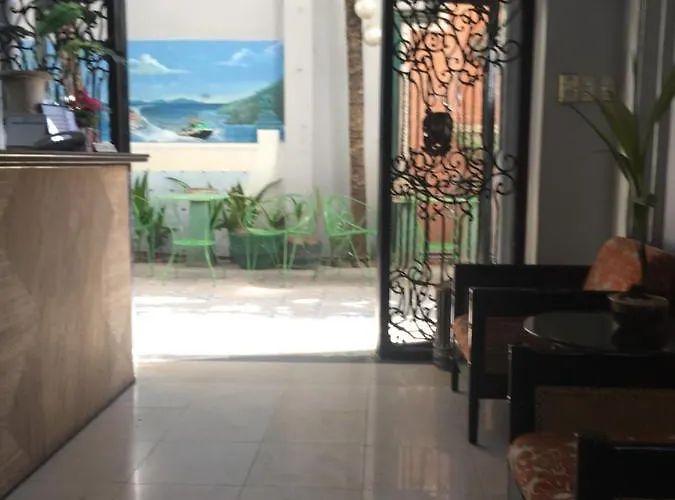 Le Carmen Hotel